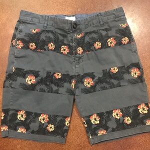 Civil Society Shorts w Bands of Tropical Flowers and Palm Fronds Sz 34
